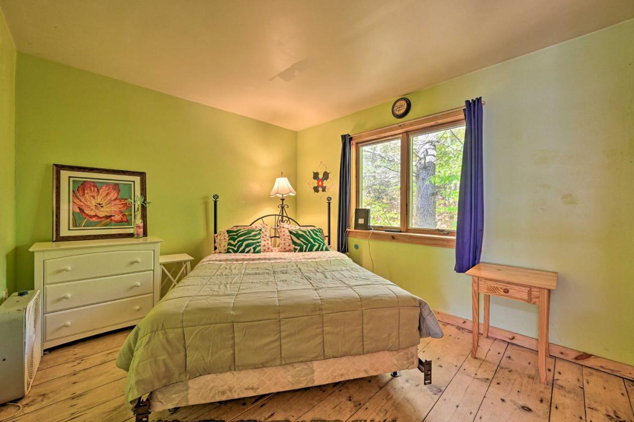 Remote Cabin With Fire Pit 3 Miles To Stowe Mtn! Экстерьер фото