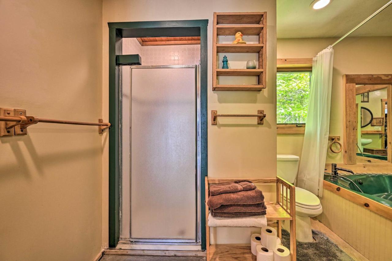 Remote Cabin With Fire Pit 3 Miles To Stowe Mtn! Экстерьер фото