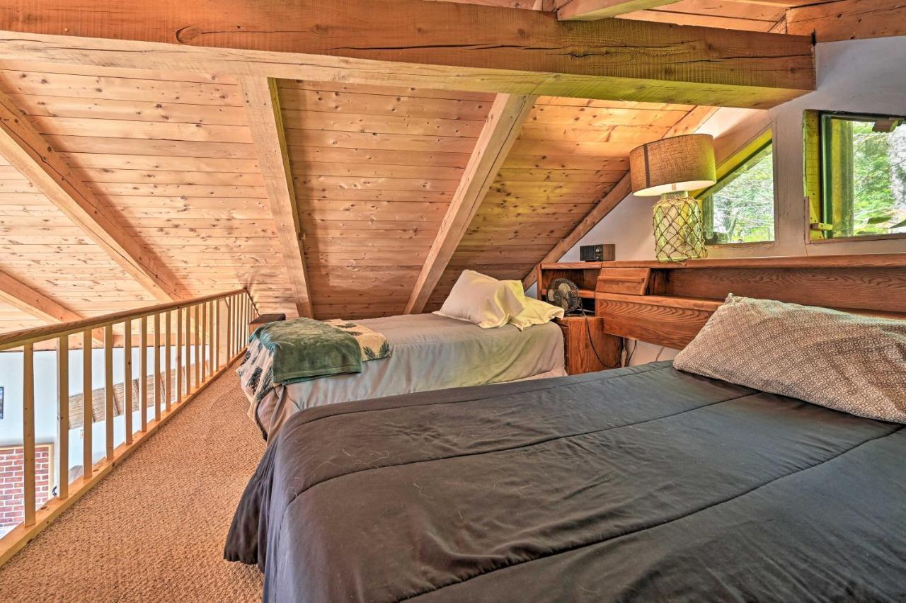 Remote Cabin With Fire Pit 3 Miles To Stowe Mtn! Экстерьер фото