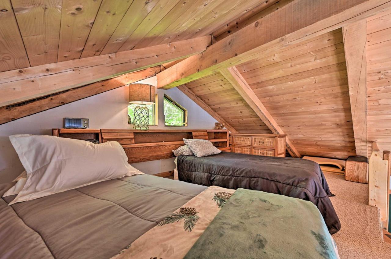 Remote Cabin With Fire Pit 3 Miles To Stowe Mtn! Экстерьер фото