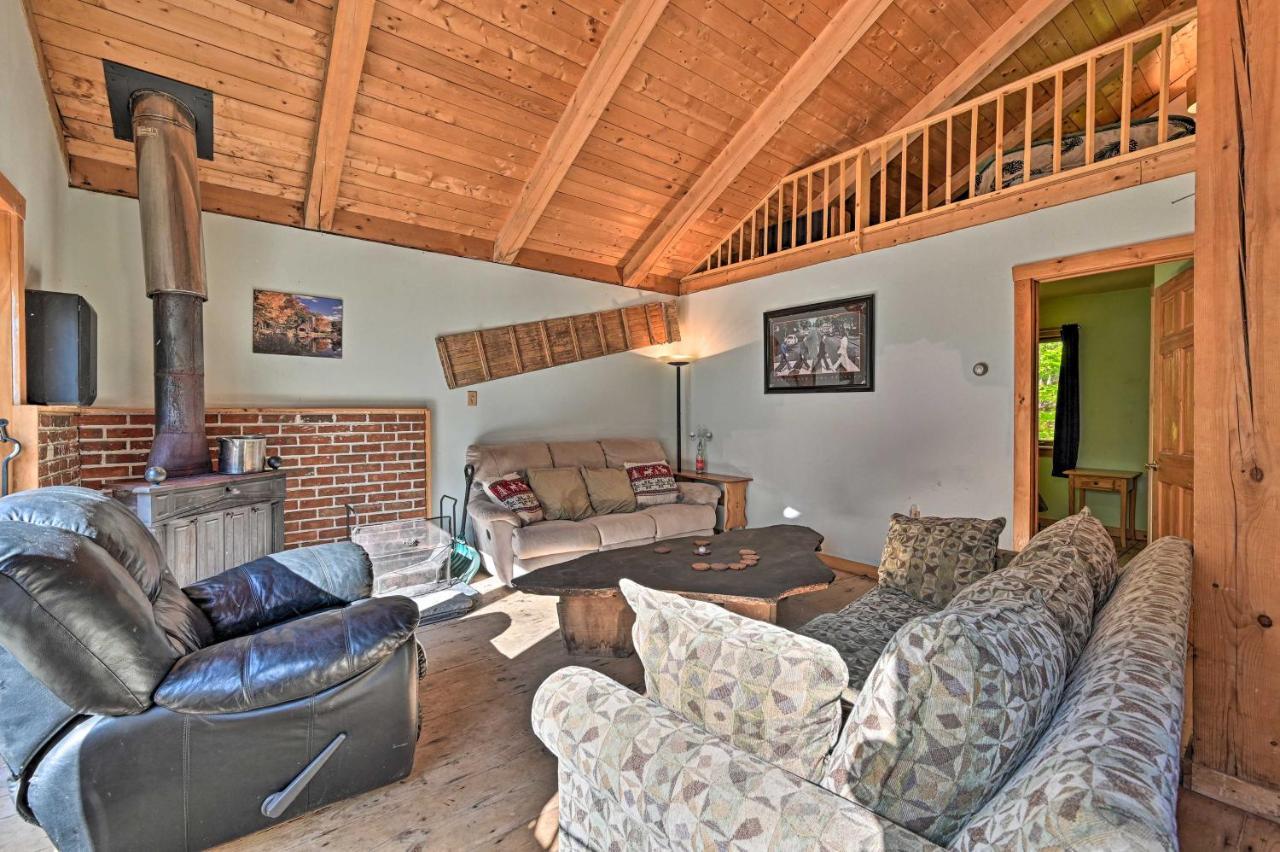 Remote Cabin With Fire Pit 3 Miles To Stowe Mtn! Экстерьер фото